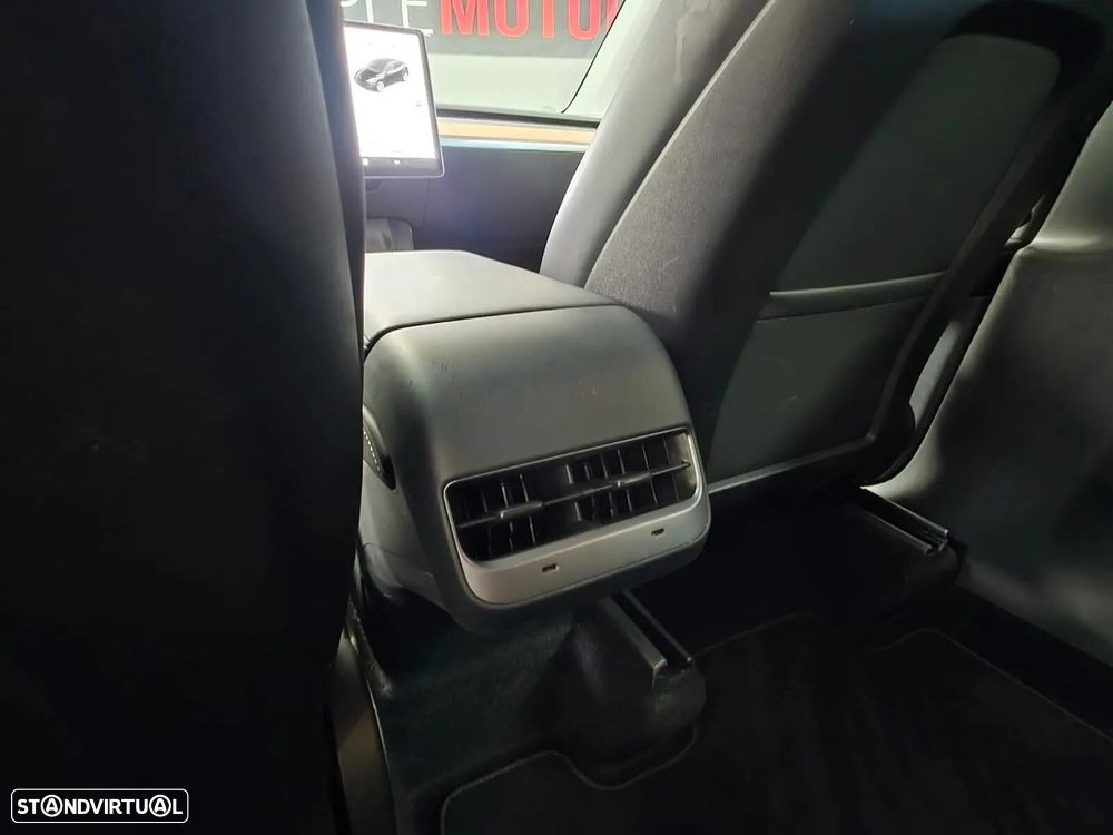 Tesla Model Y Long Range Dual Motor AWD - 13