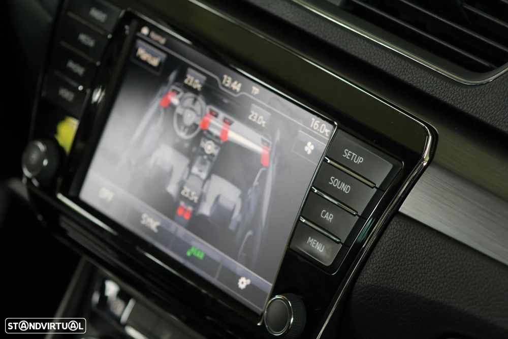 Skoda Superb Break 1.6 TDI Style DSG - 26