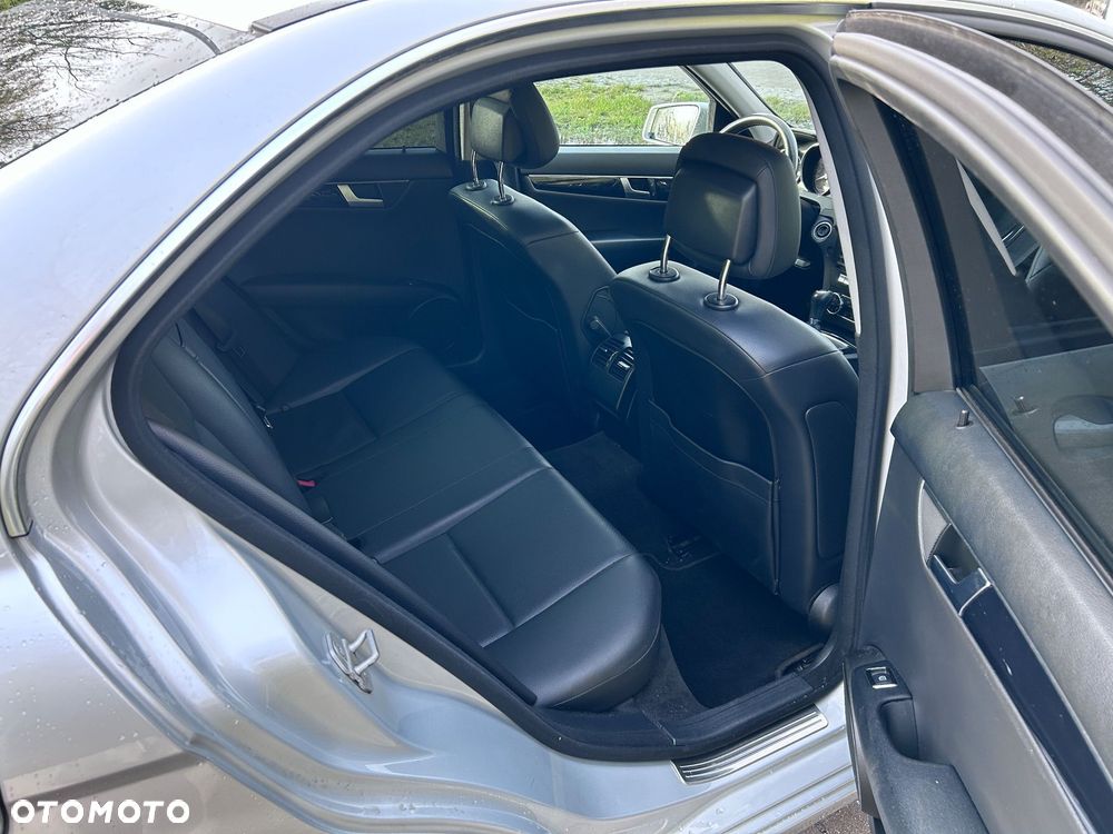 Mercedes-Benz Klasa C 180 T CDI Edition - 9