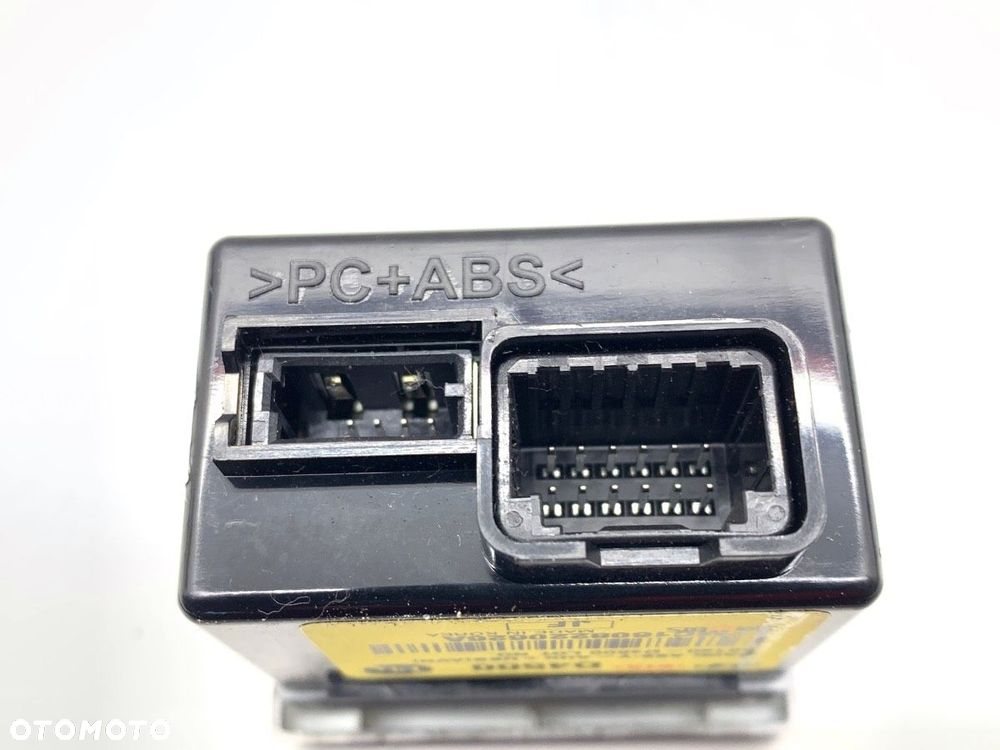 GNIAZDO USB  KIA OPTIMA (JF) 2015 - 2022 1.7 CRDi 104 kW [141 KM] olej napędowy 2015 - 2022 - 3