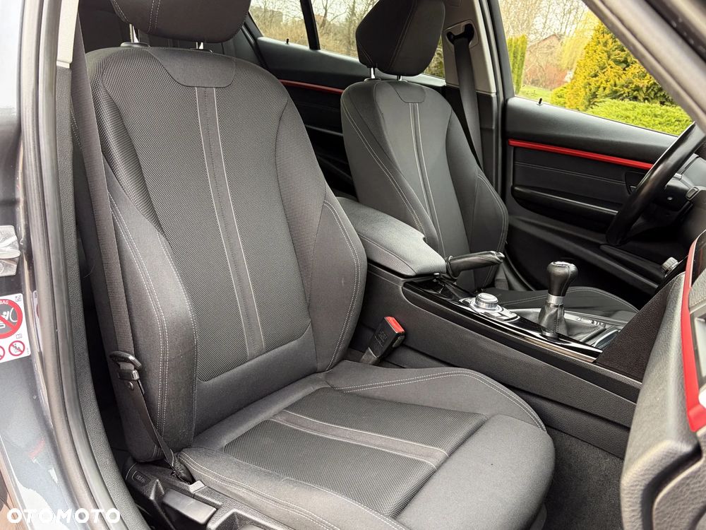 BMW Seria 3 318d Sport Line - 24