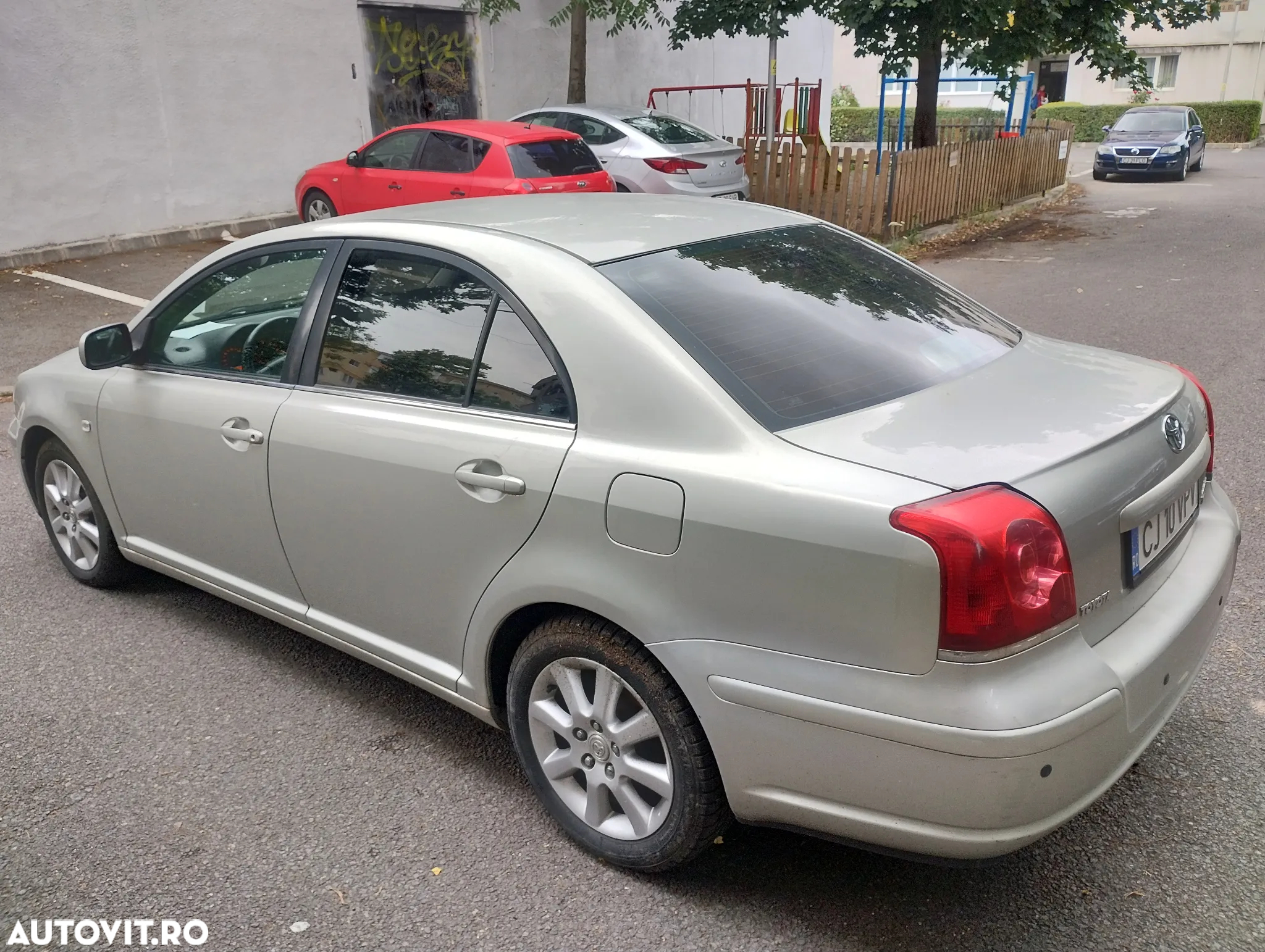 Toyota Avensis 2.2 D4D Sedan Sol Plus - 2