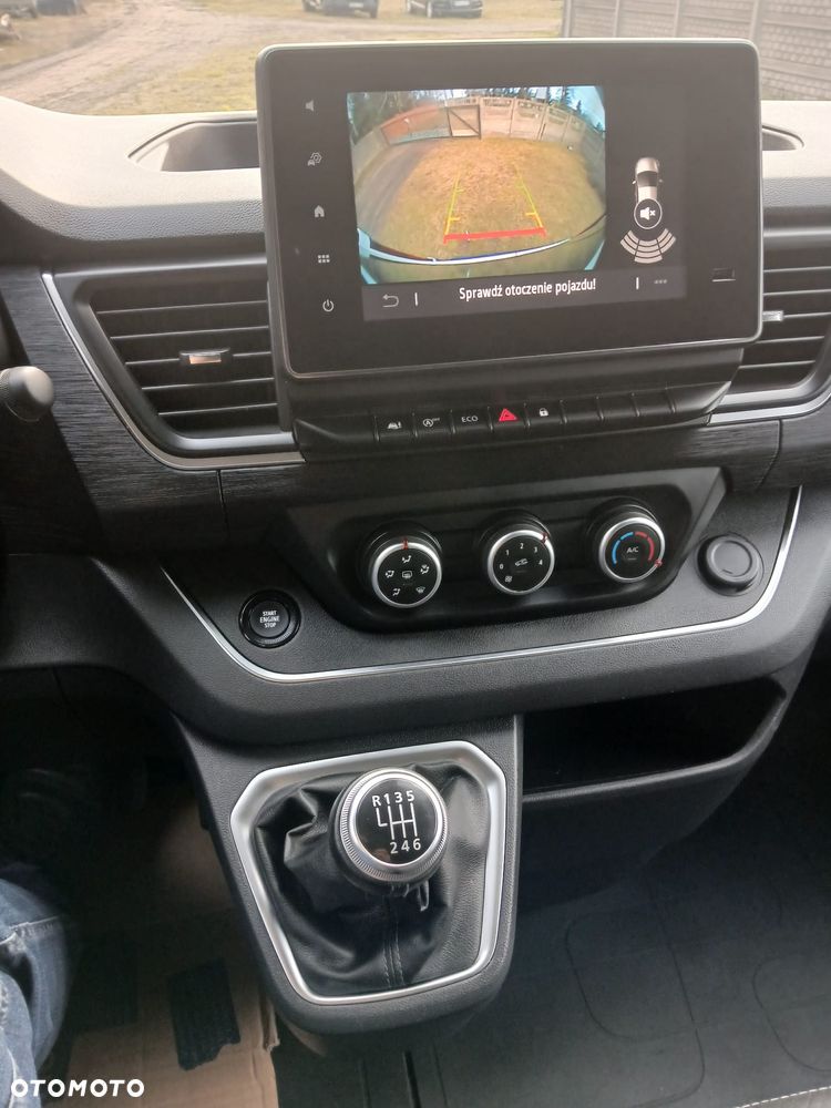 Renault Trafic - 13