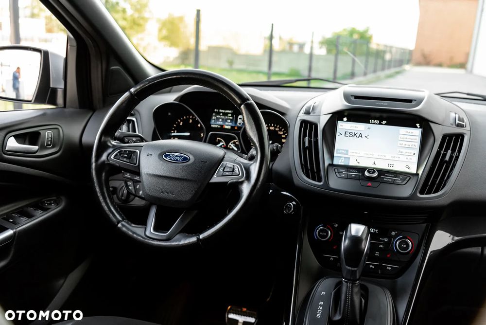 Ford Kuga 2.0 TDCi 4x4 ST-Line - 23
