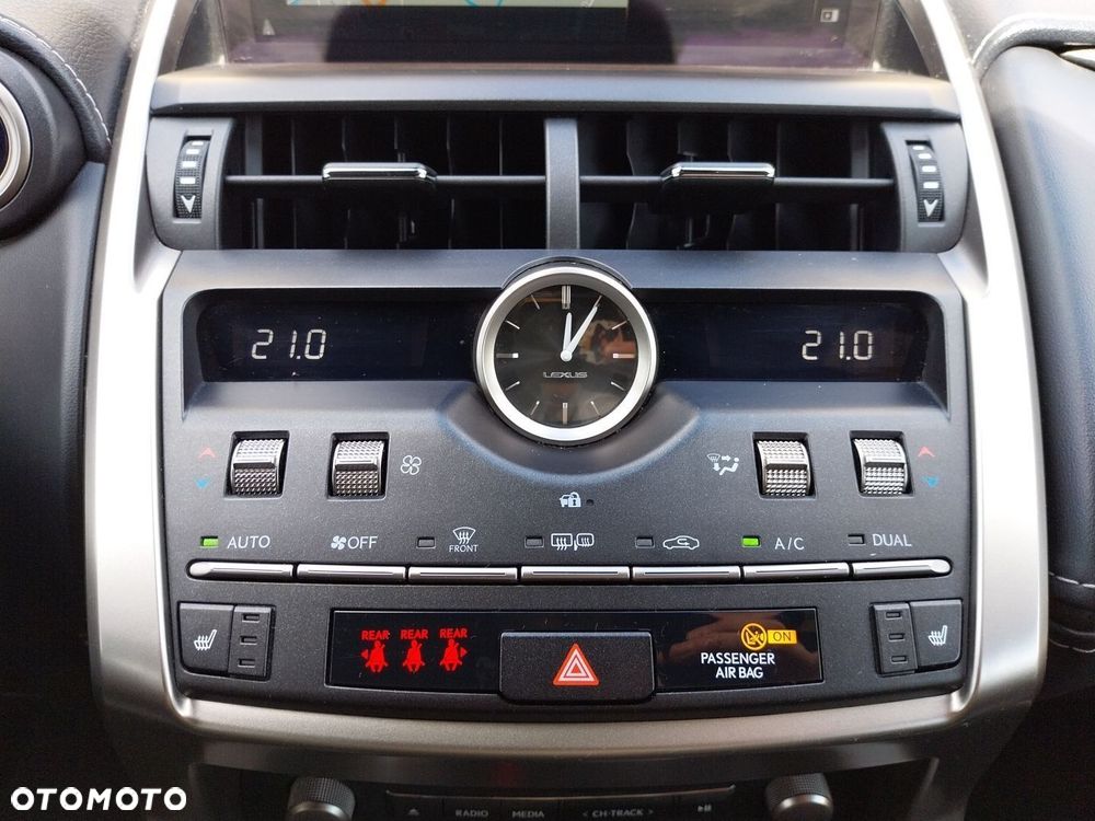 Lexus NX 300h F Sport Edition AWD - 27