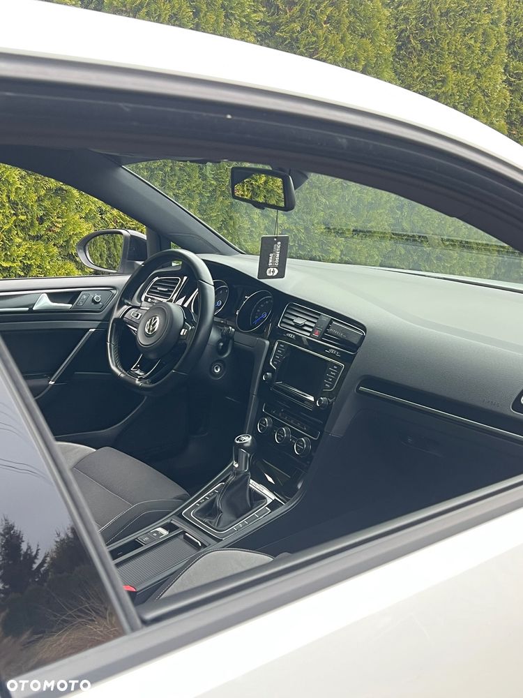 Volkswagen Golf - 28