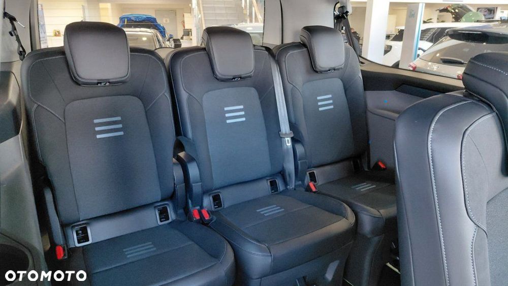 Ford Tourneo Custom - 9