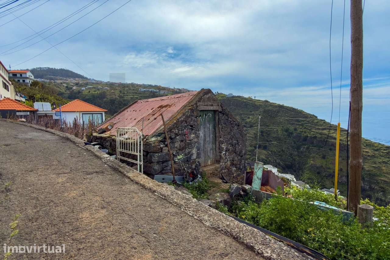 Terreno de 1.607 m2 com Vista Mar e Ruína em Pedra | Lombo do Atouguia - Grande imagem: 2/17
