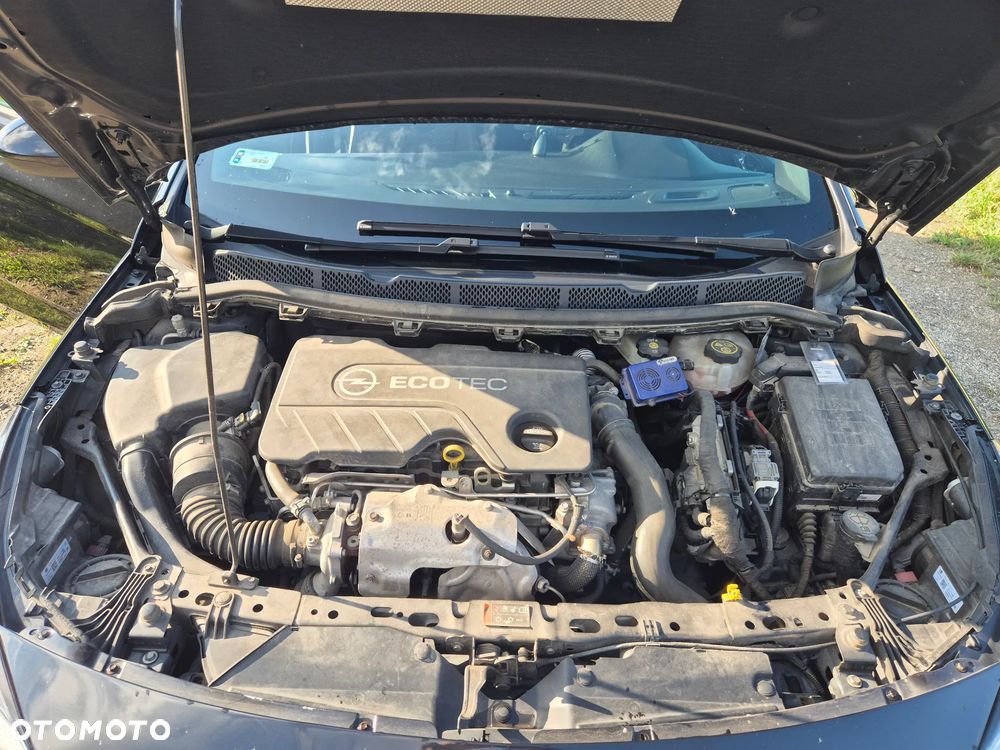 Opel Astra 1.6 D (CDTI) Start/Stop Dynamic - 17