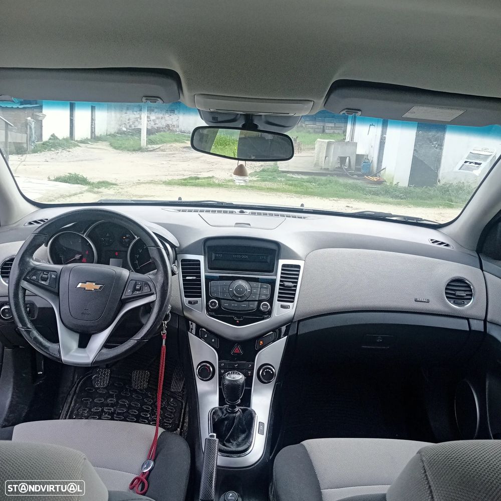 Chevrolet Cruze 1.6 LS - 7
