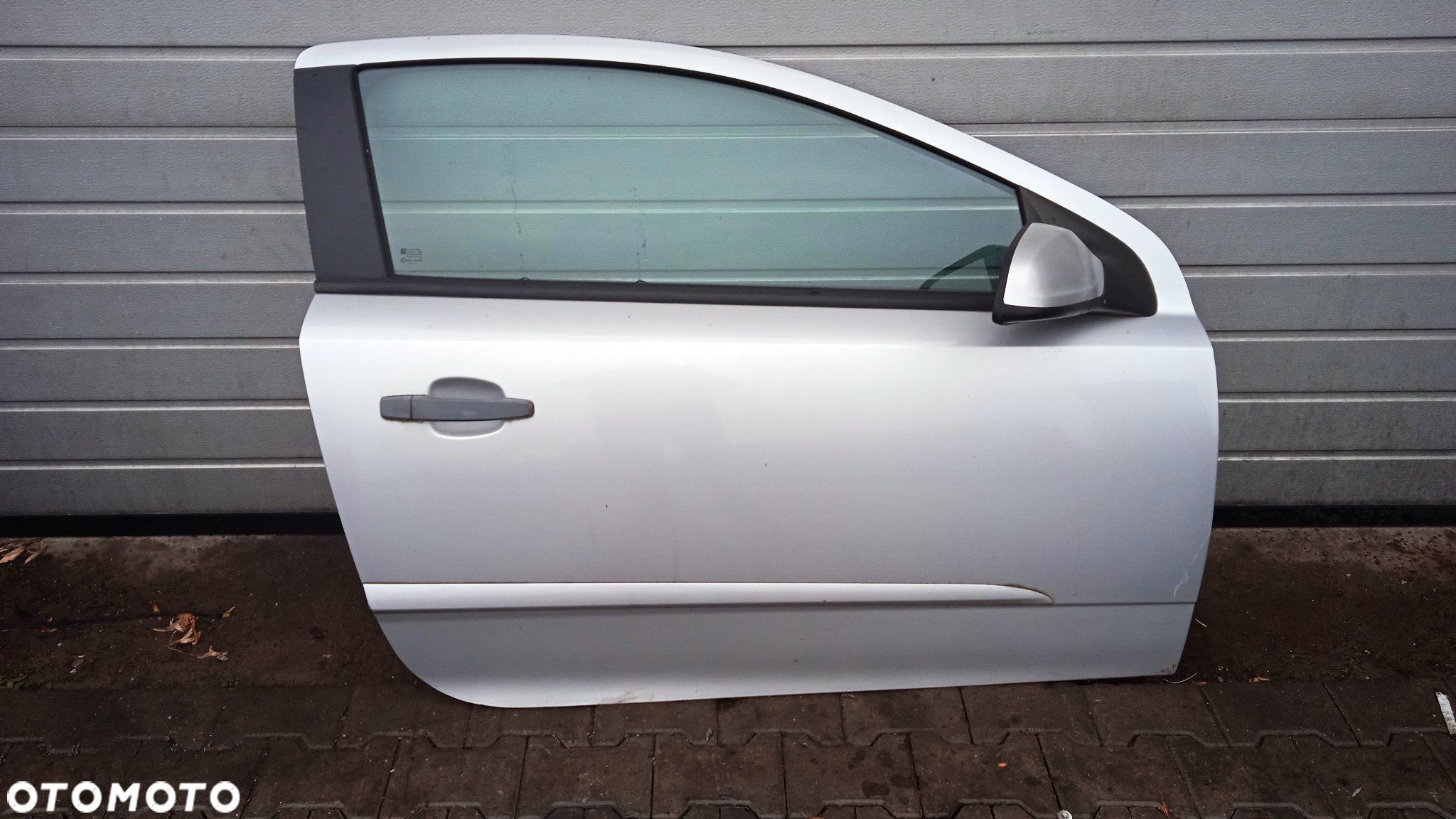 Drzwi prawe przód Opel Astra III H GTC 3D lak. Z157 - 1