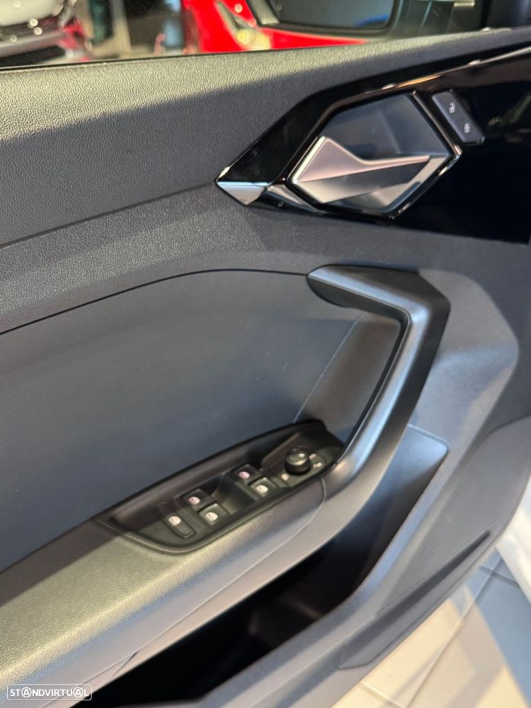 Audi A1 Sportback 25 TFSI Advanced - 32