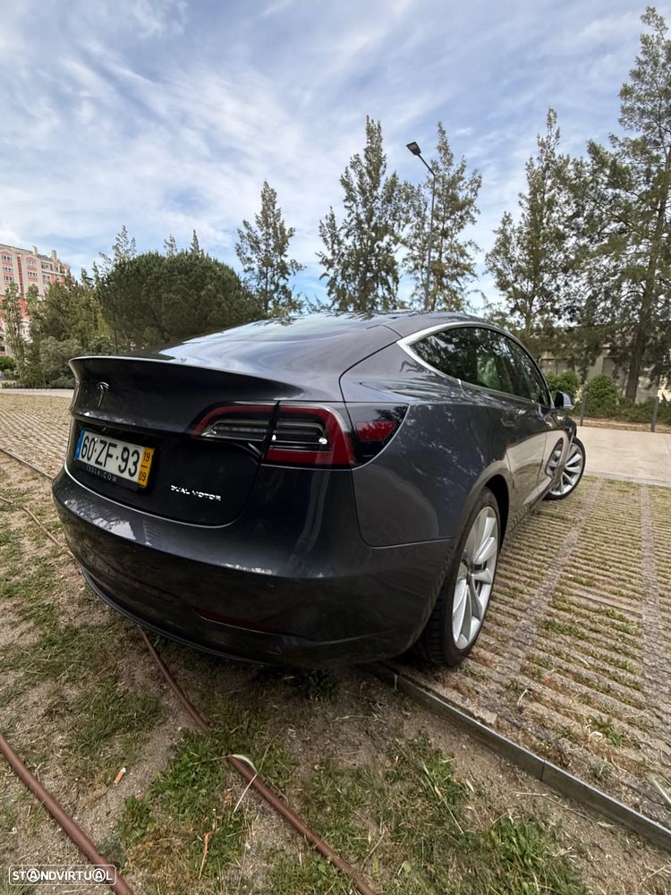 Tesla Model 3 - 7
