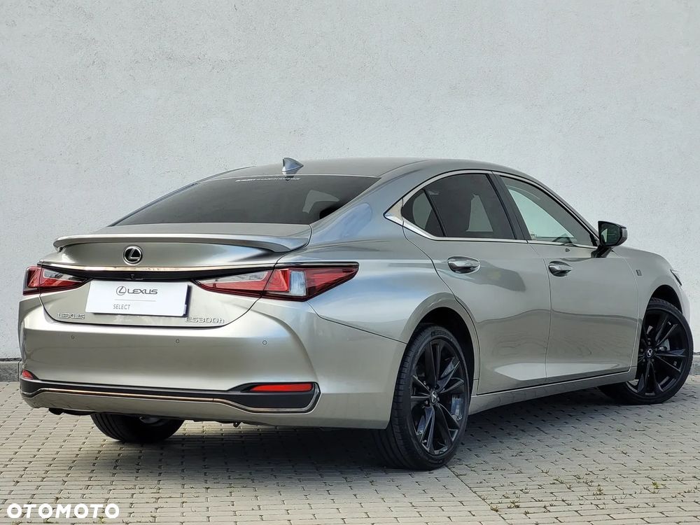 Lexus ES 300h F Sport Design - 3