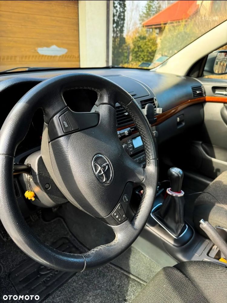 Toyota Avensis 2.0 VVT-i Sol plus - 11