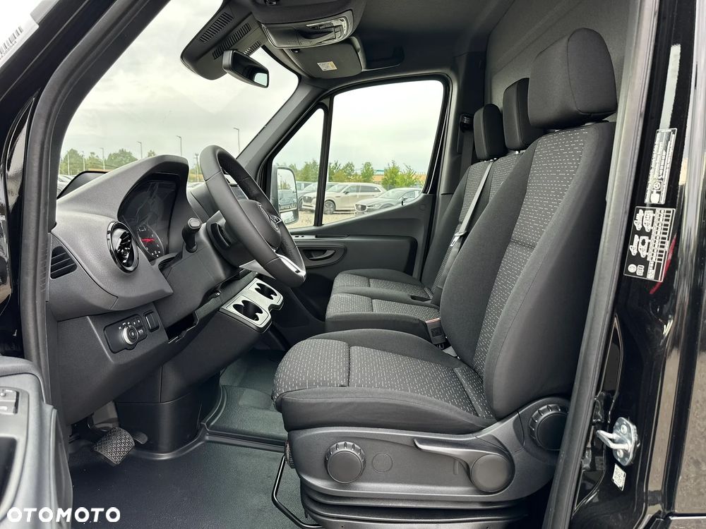 Mercedes-Benz SPrinter - 13