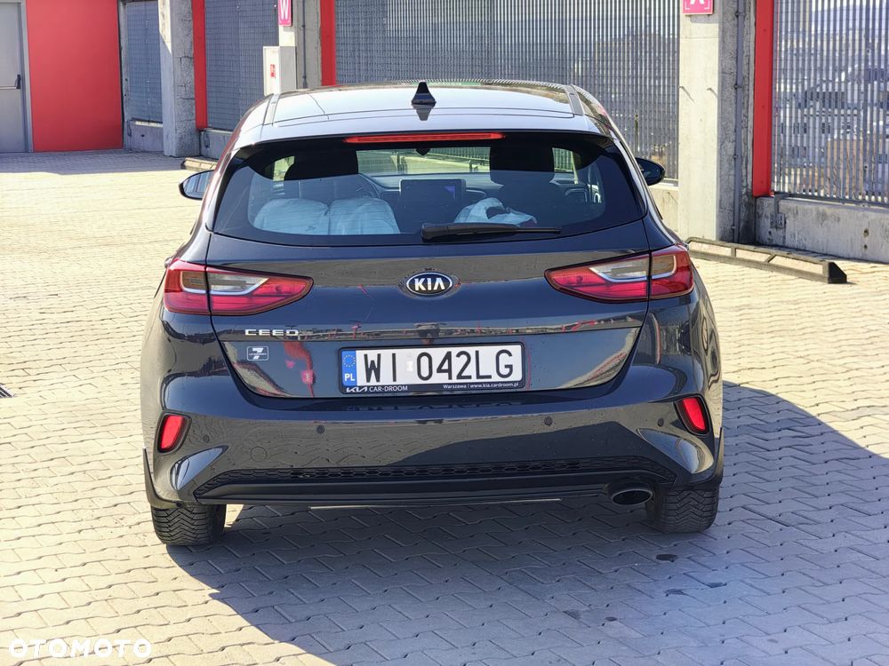 Kia Ceed - 11
