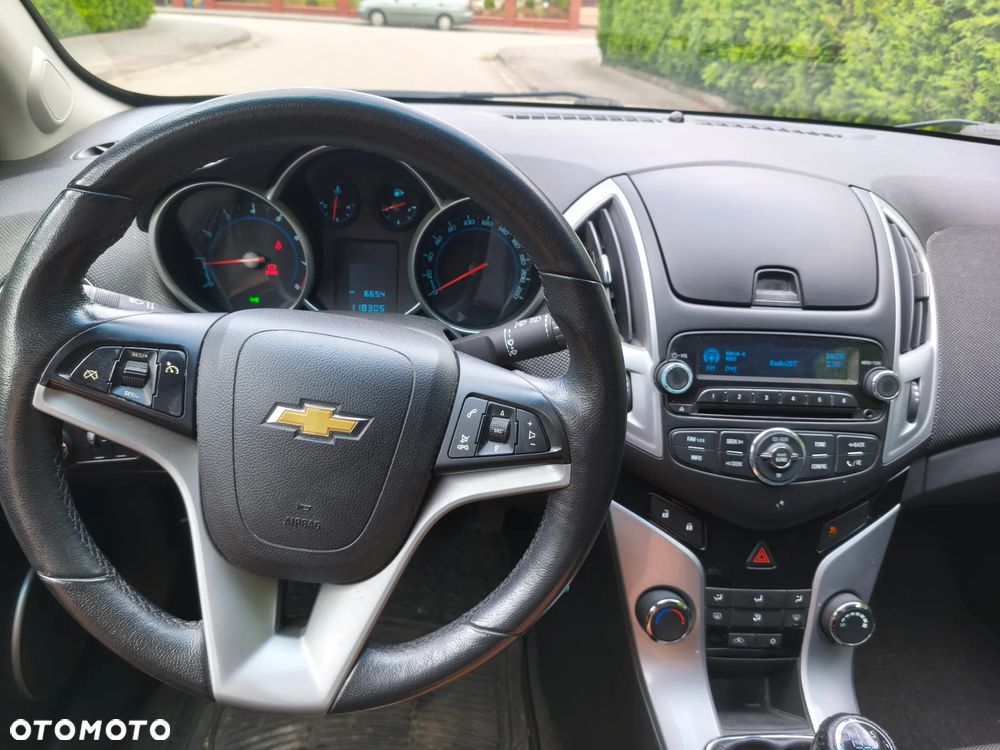 Chevrolet Cruze 1.6 LT - 16