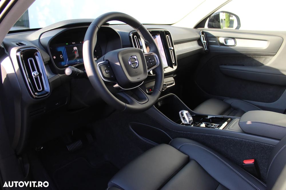 Volvo XC 40 B3 AT FWD MHEV Plus Dark - 10