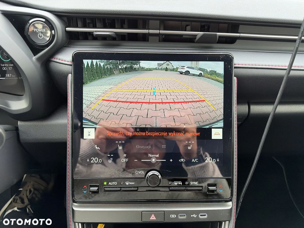 Lexus LBX 1.5 Hybrid Emotion - 26
