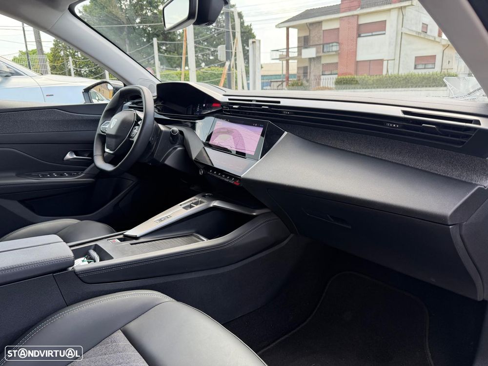 Peugeot 408 PureTech 130 EAT8 Allure Pack - 14