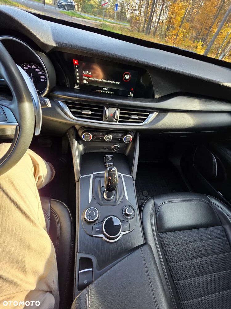 Alfa Romeo Stelvio 2.0 Turbo 16V AT8-Q4 Sprint - 21