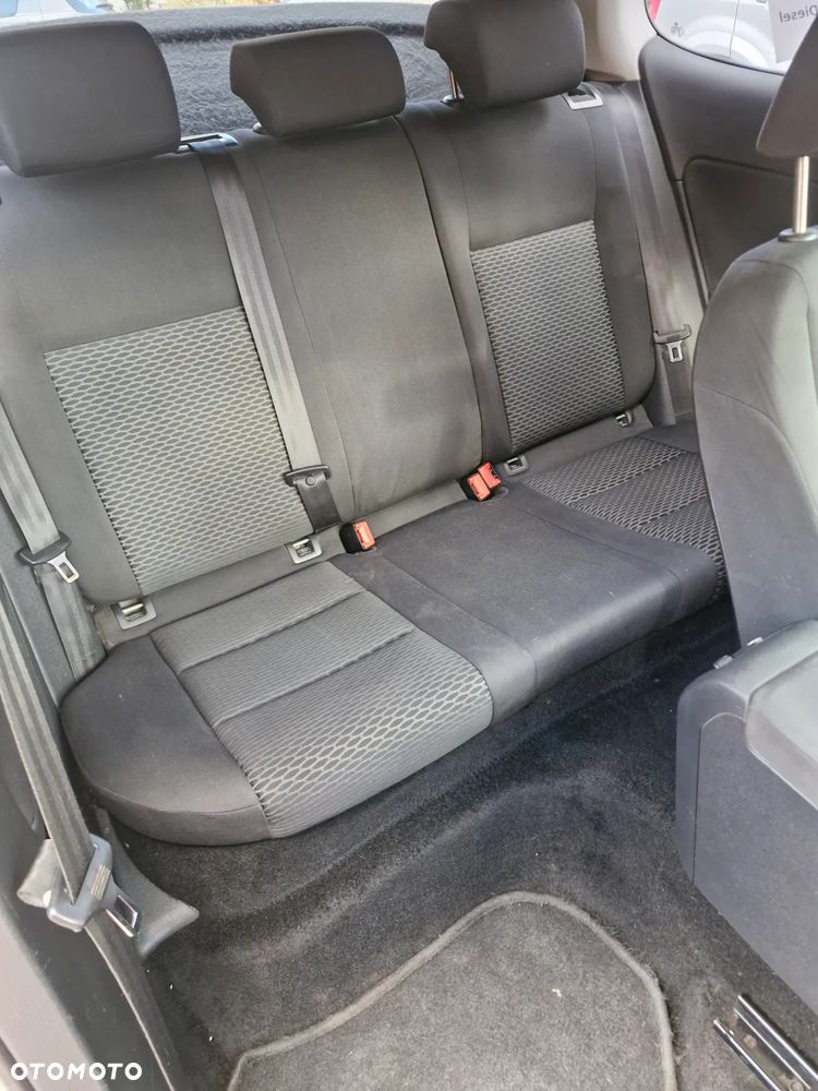 Volkswagen Golf 1.6 TDI DPF BlueMotion - 11