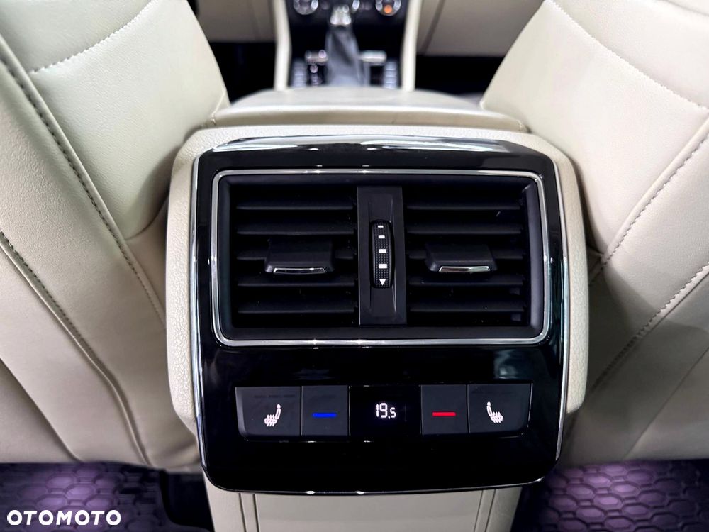 Skoda Superb 2.0 TDI DSG Style - 25