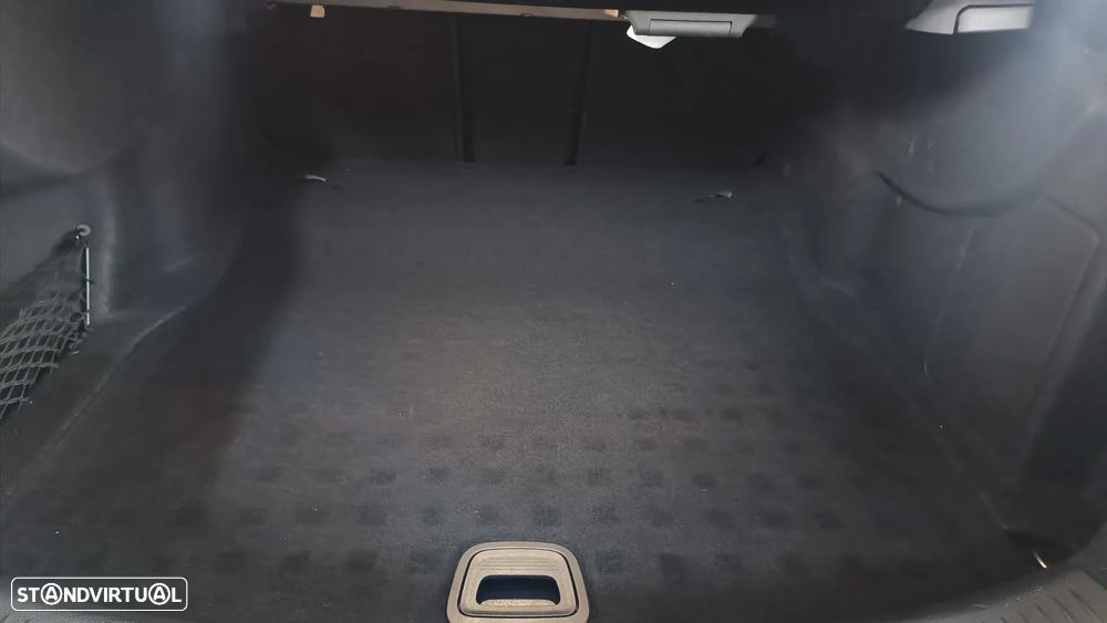 Mercedes-Benz E 220 d AMG designo - 25