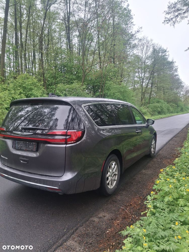 Chrysler Pacifica - 5