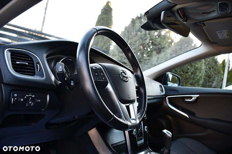 Volvo V40 Cross Country D2 Momentum - 11