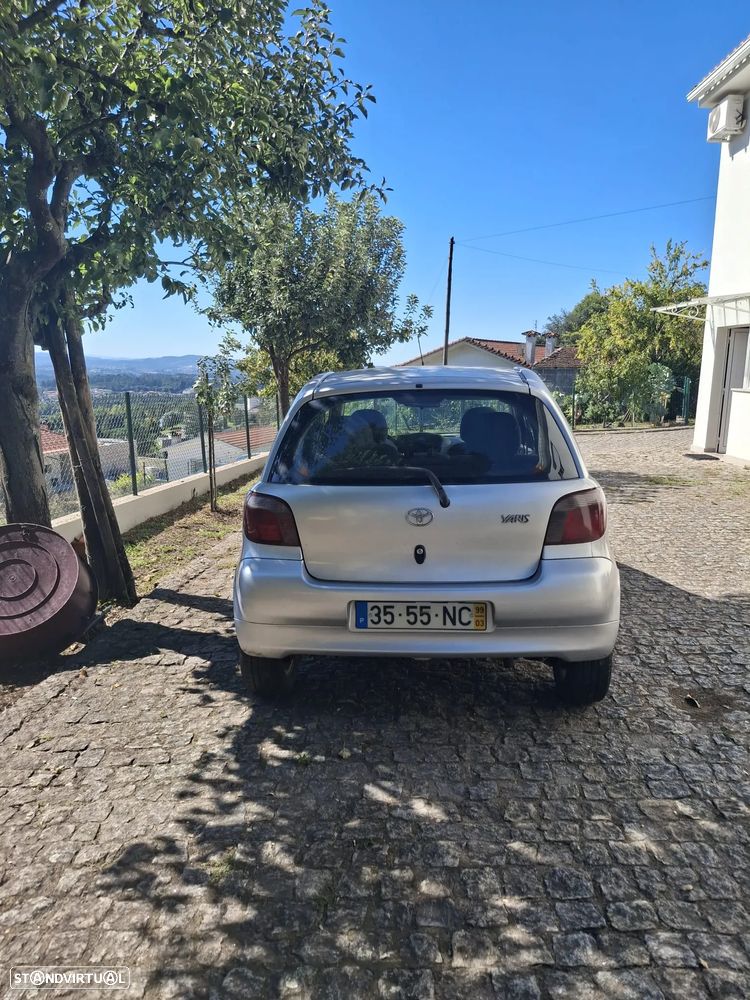 Toyota Yaris 1.0 Base - 5