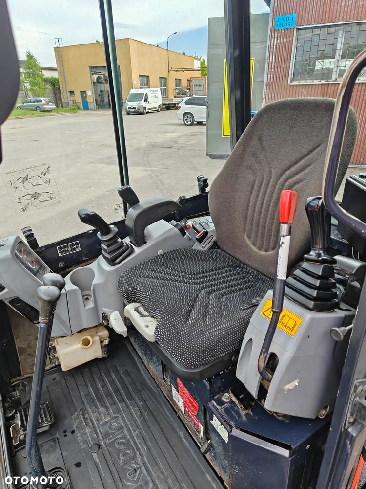 Kubota U-27 - 10