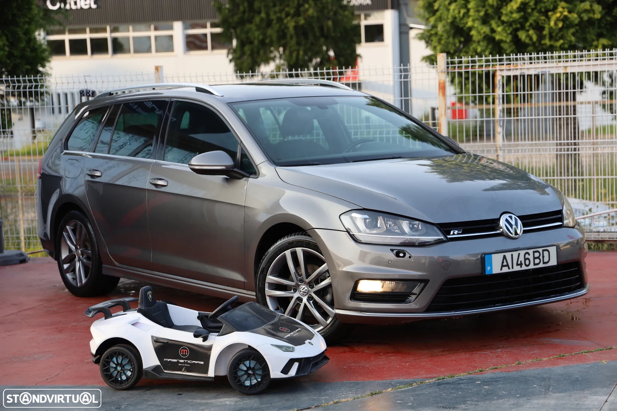 VW Golf Variant 1.6 TDi R-Line - 2