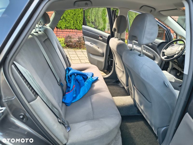 Toyota Prius - 14