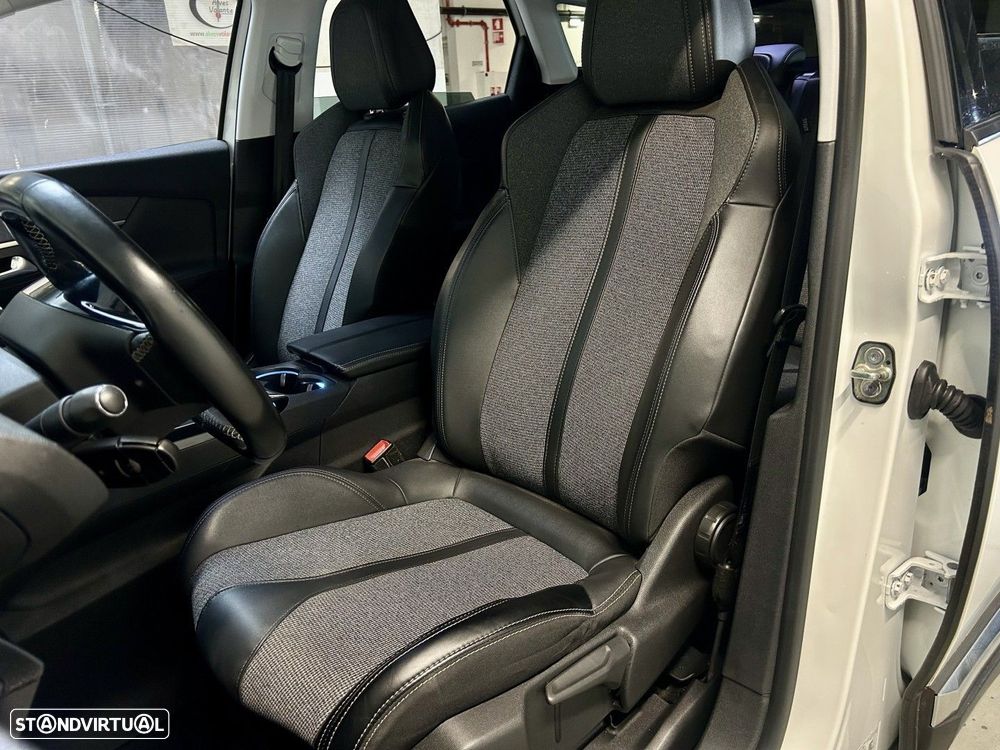 Peugeot 3008 1.2 PureTech Allure - 41