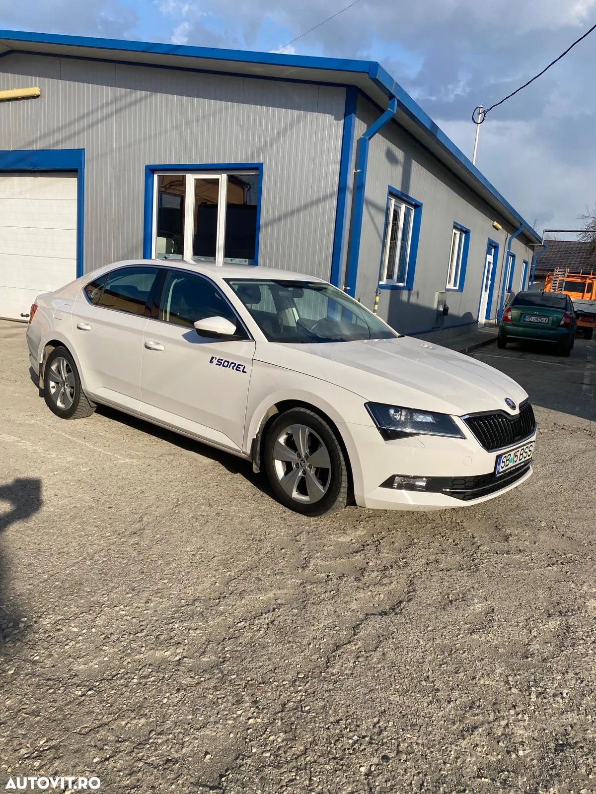 Skoda Superb 2.0 TDI DSG Ambition - 8