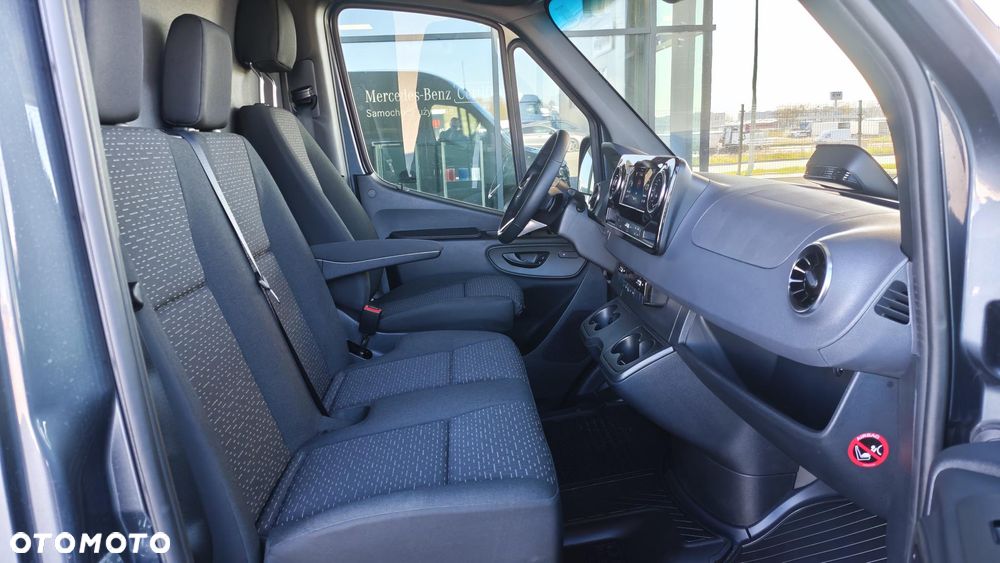 Mercedes-Benz Sprinter - 9