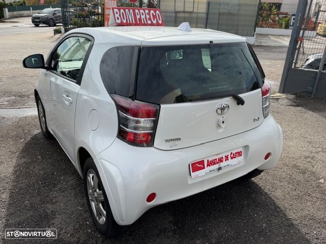 Toyota iQ 1.0 + - 15