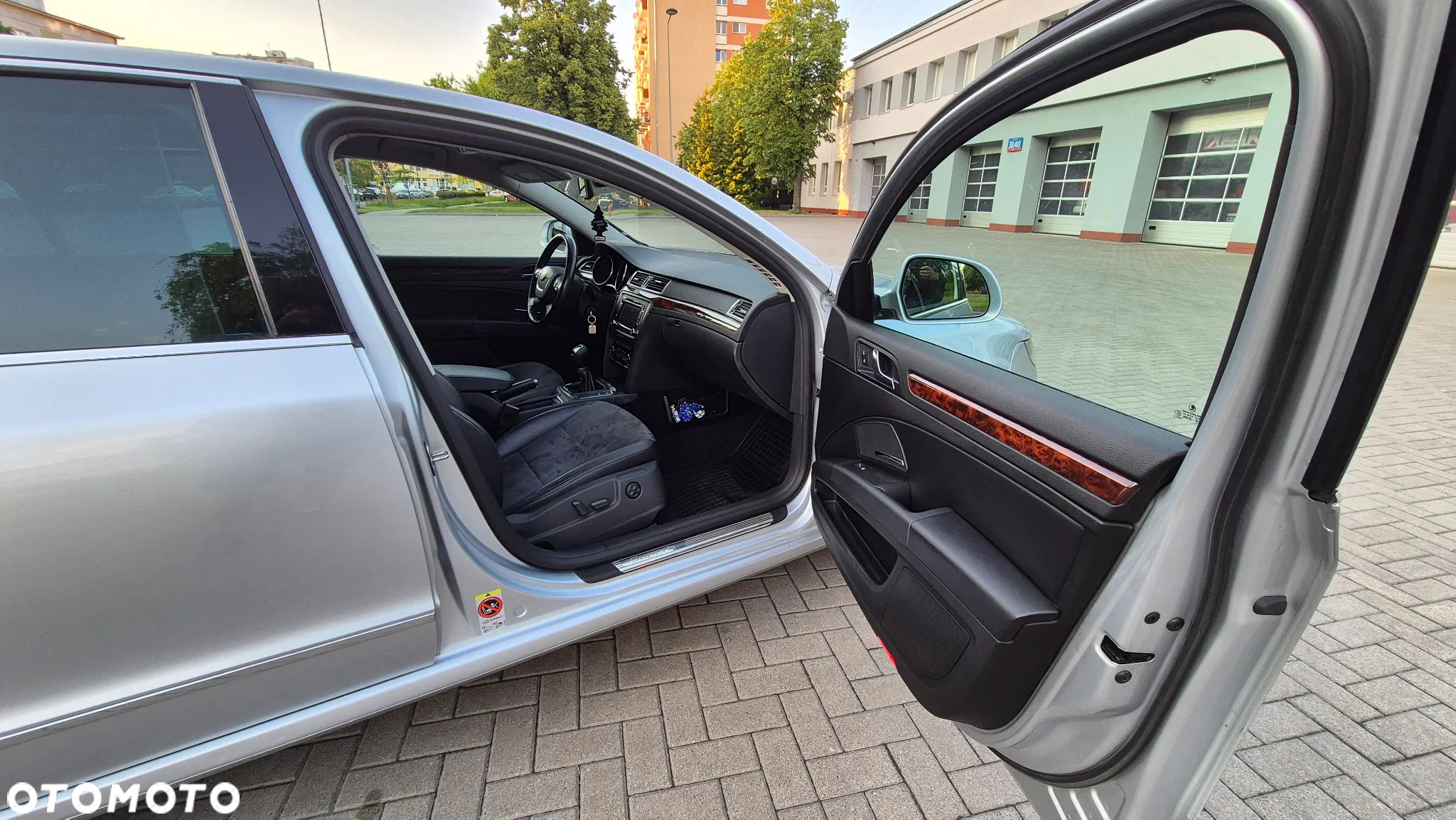 Skoda Superb 2.0 TDI 4x4 Platinum - 10