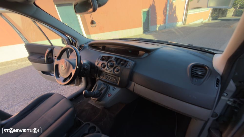 Renault Scénic 1.5 dCi Confort Dynamique - 11