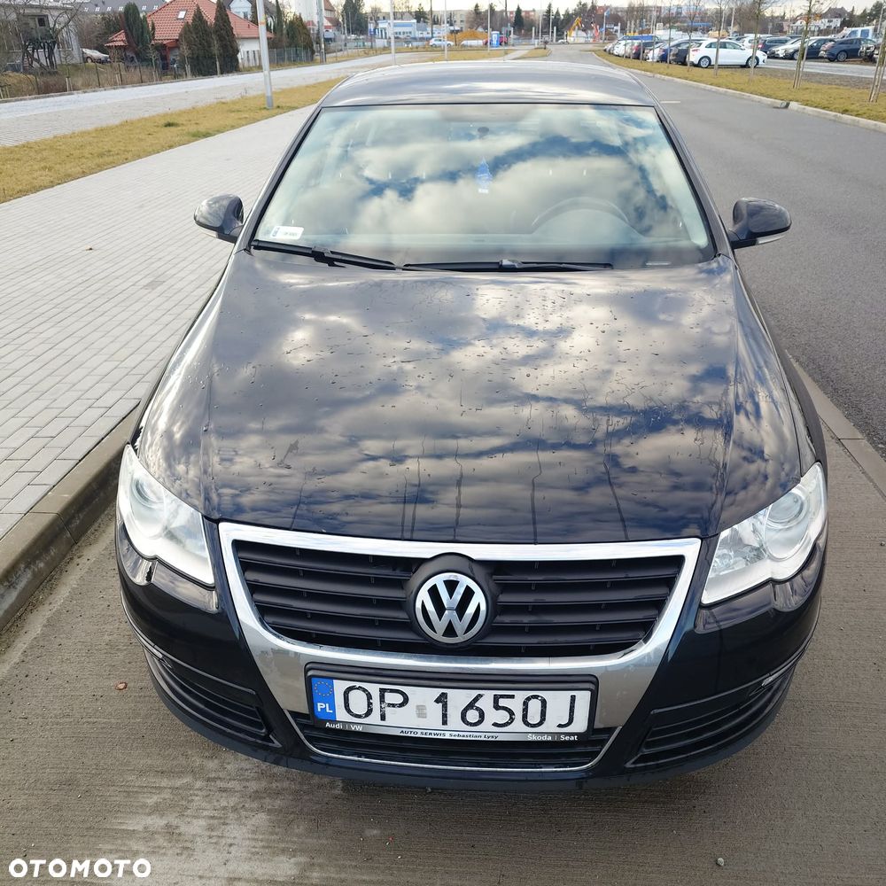 Volkswagen Passat 2.0 FSI Comfortline - 6