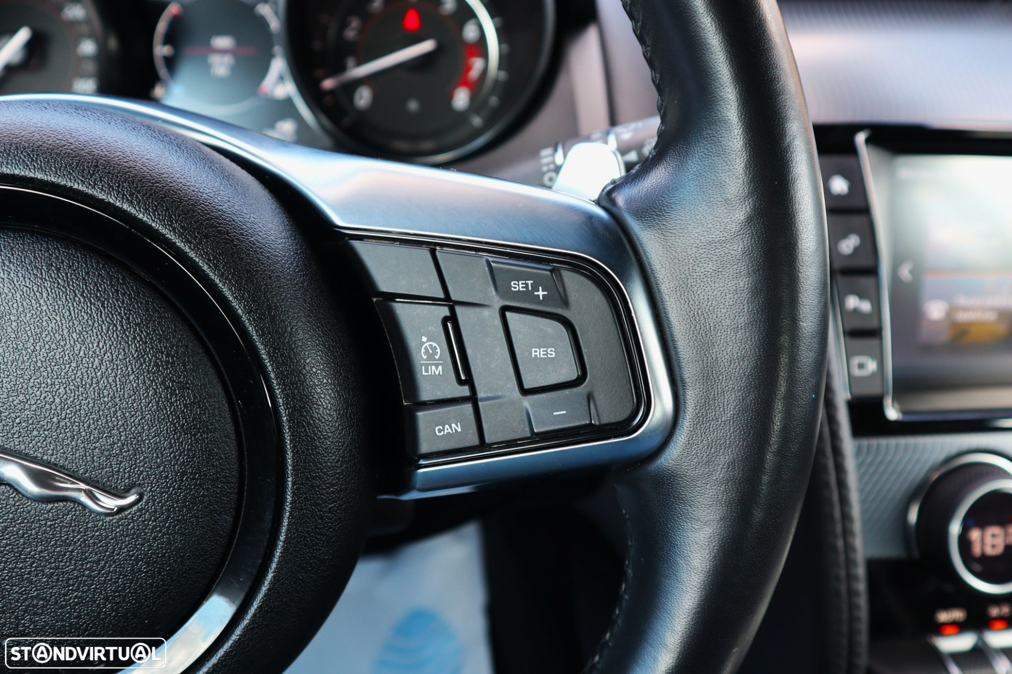 Jaguar F-Type 2.0 i4 R-Dynamic - 29