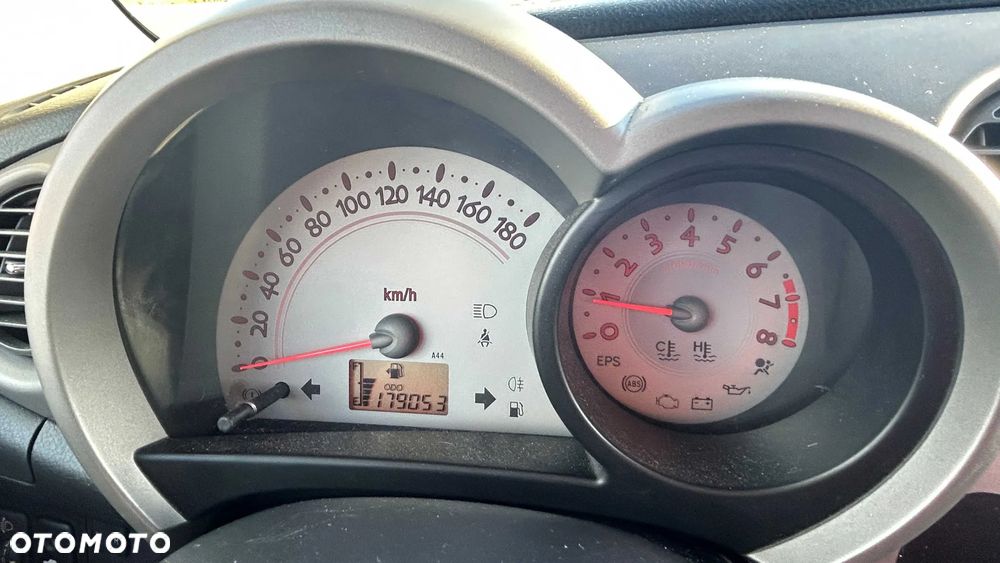 Daihatsu Trevis 1.0 - 25