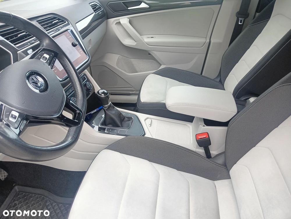 Volkswagen Tiguan 2.0 TDI SCR R-Line - 6