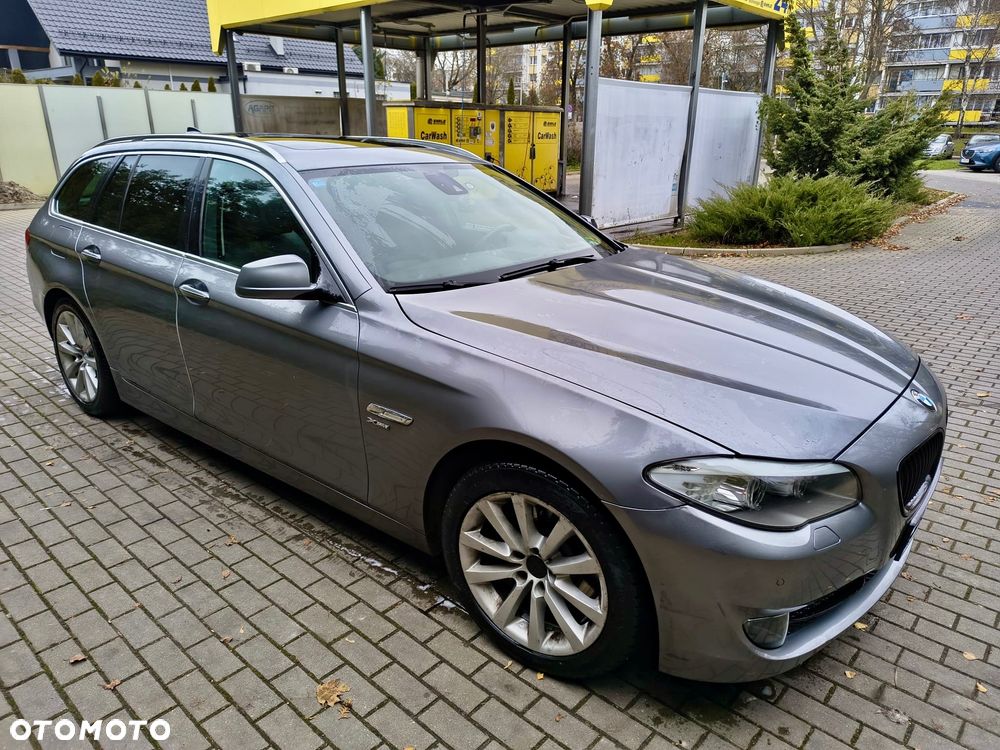 BMW Seria 5 525d xDrive - 7