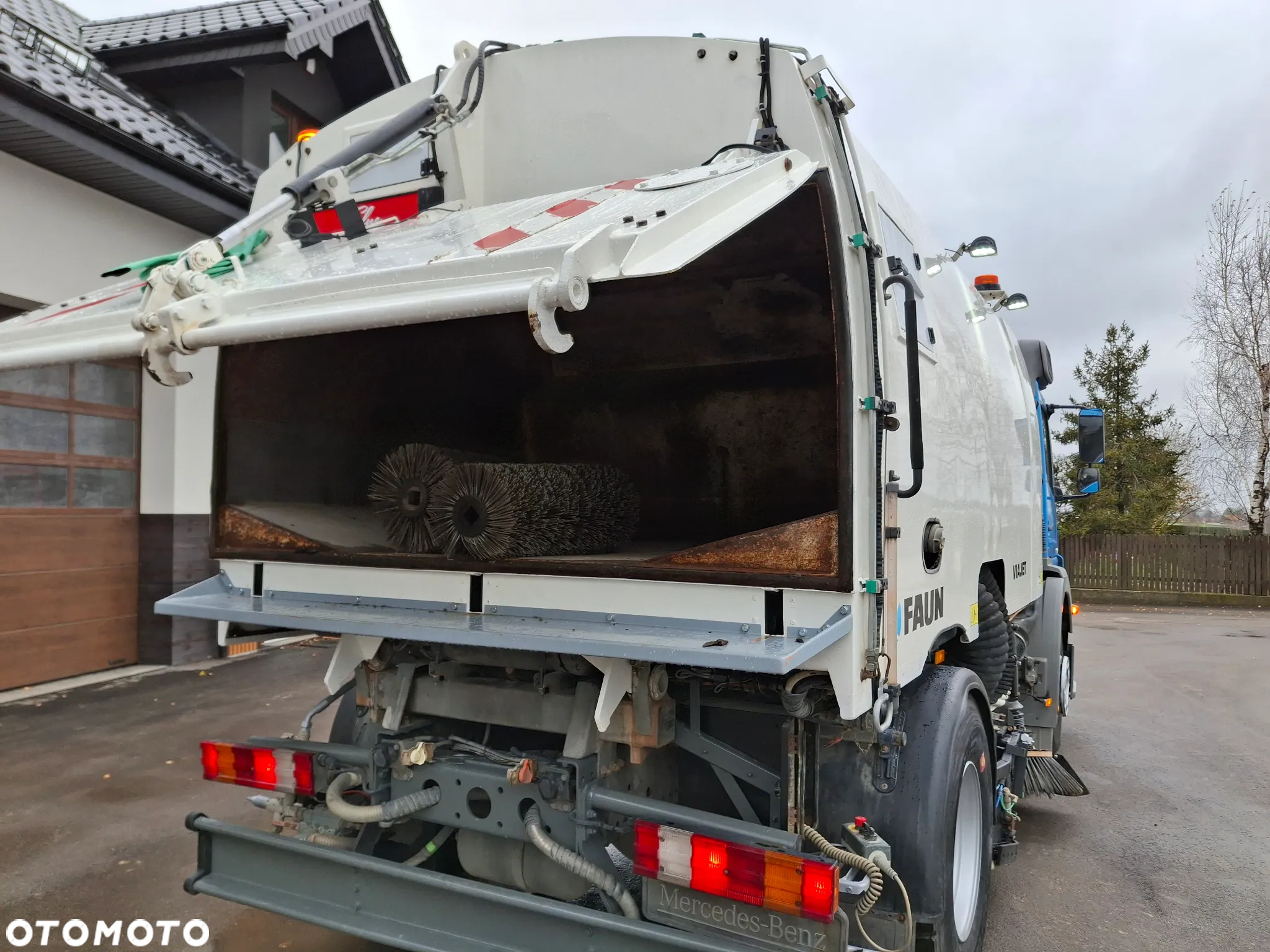 Mercedes-Benz Axor 1829 Zamiatarka FAUN Viajet 2010r EUnited PM10 Karcher Przebieg 76 Tyś KM Euro 5 - 23