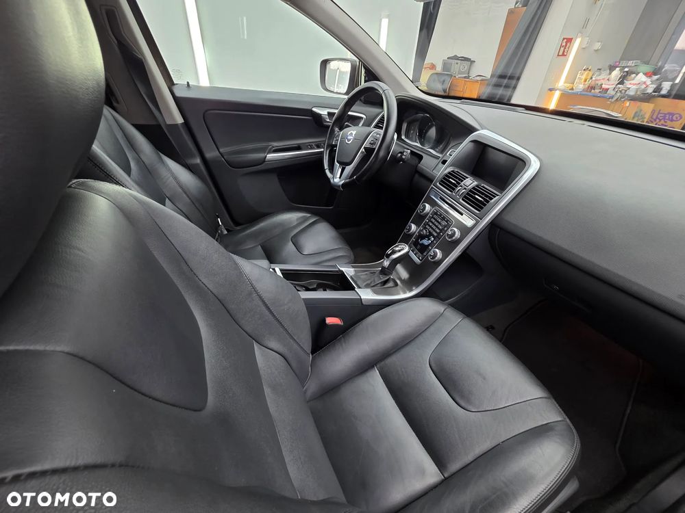 Volvo XC 60 D5 AWD Summum - 9