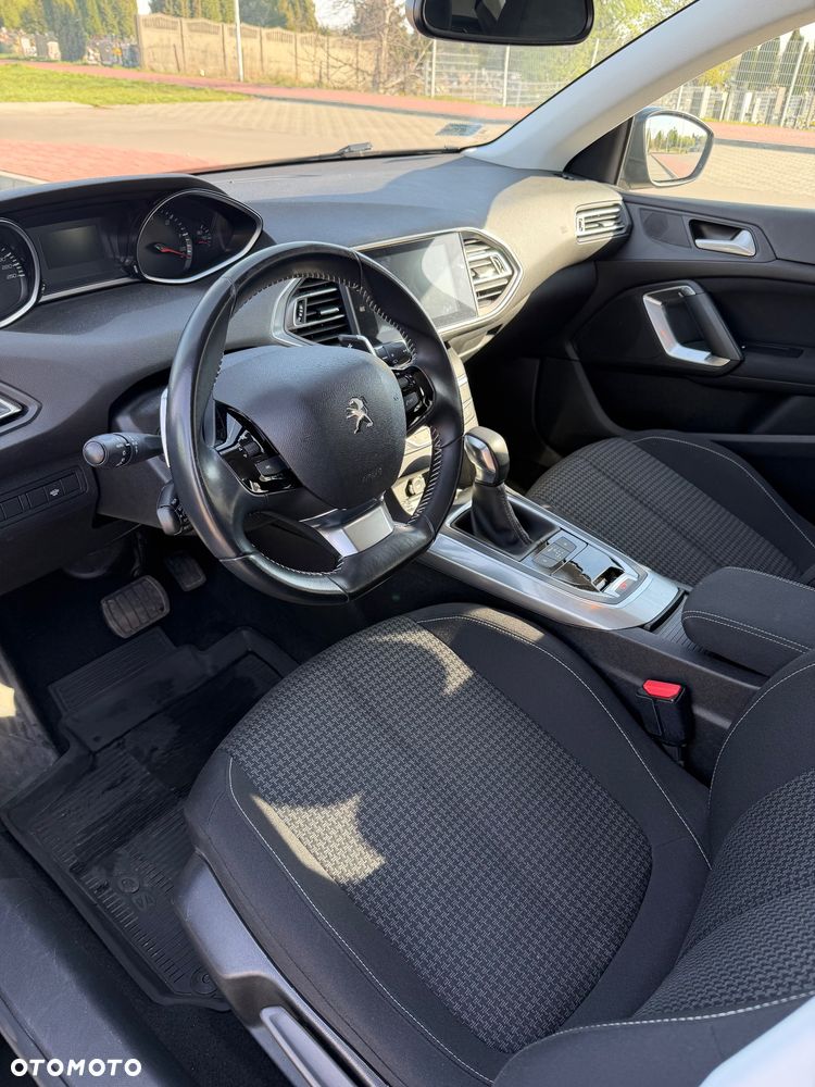 Peugeot 308 1.5 BlueHDi Active S&S EAT6 - 5