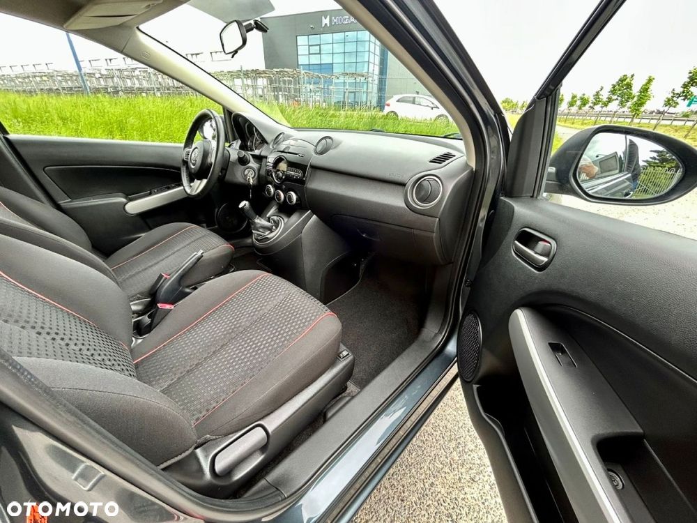 Mazda 2 - 10